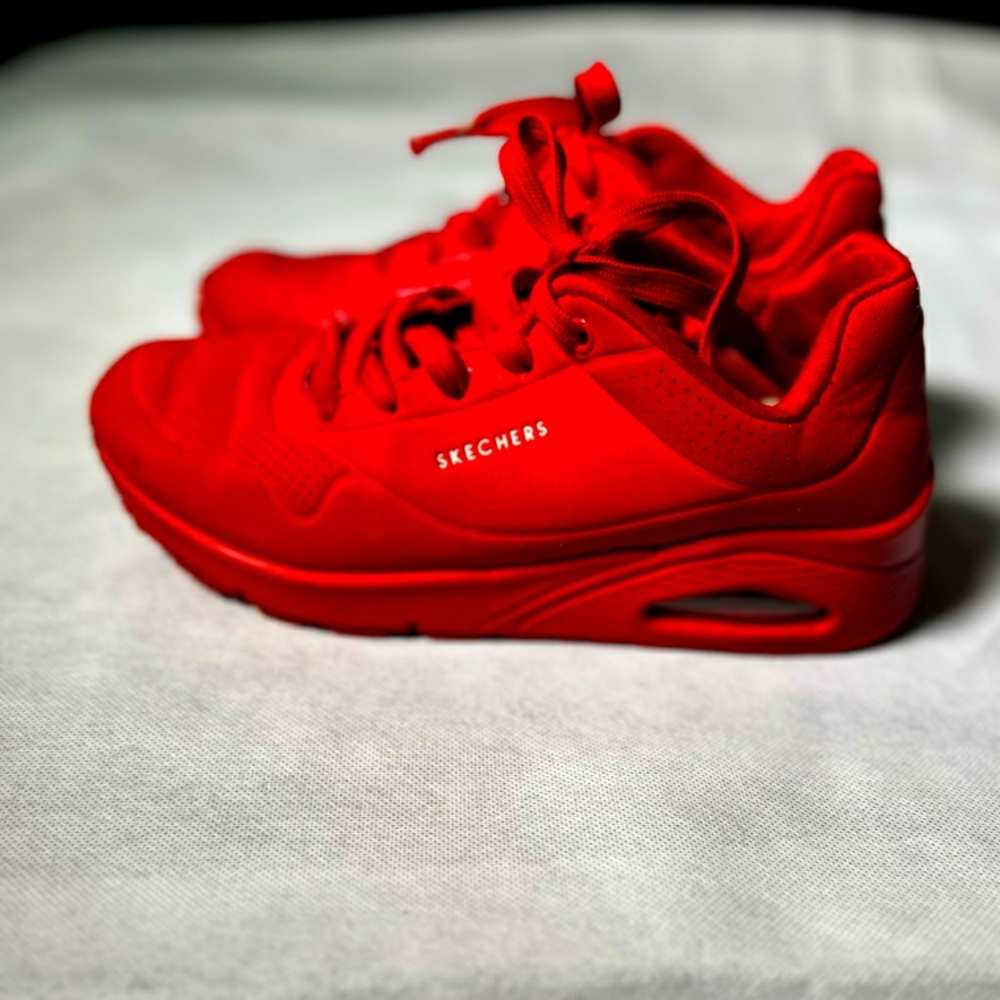 Women size 7 uno stand air skecher sneakers